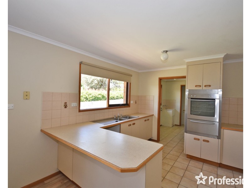 6/7 Read Road, Seville VIC 3139