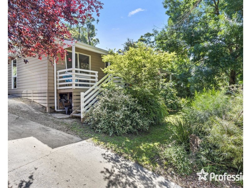 4 Farrar Way, Wandin North VIC 3139