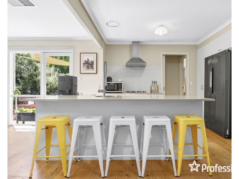 4 Farrar Way, Wandin North VIC 3139