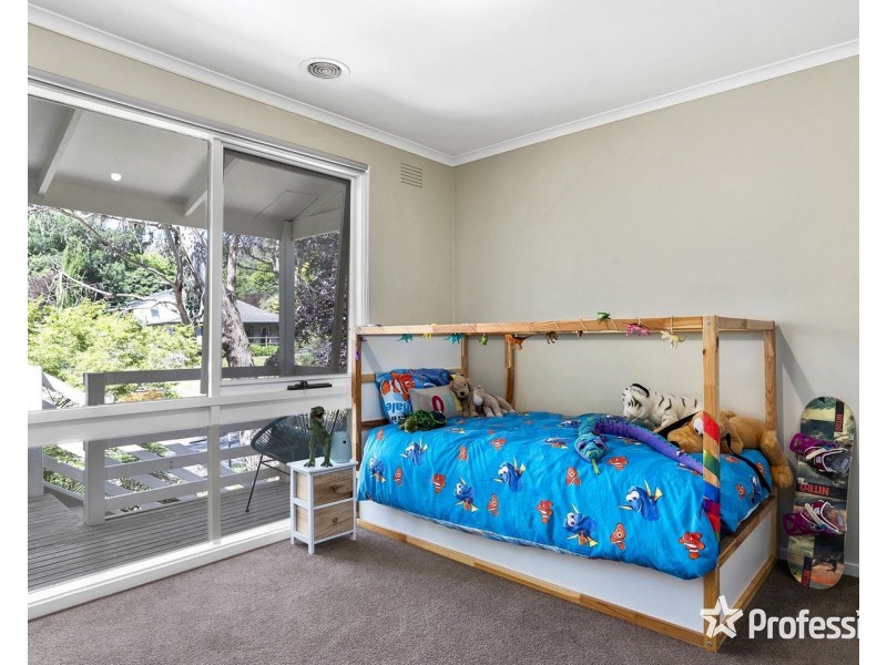 4 Farrar Way, Wandin North VIC 3139