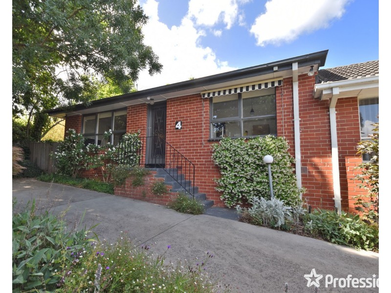 4/12 Newman Road, Mooroolbark VIC 3138