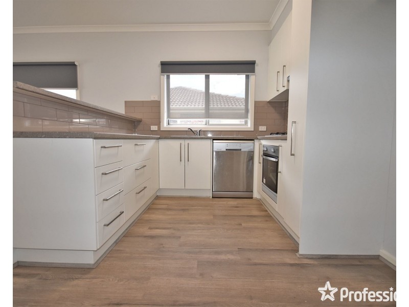 5 Reska Place, Mooroolbark VIC 3138