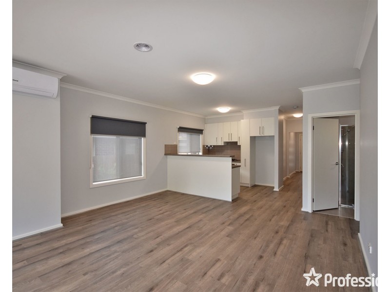 5 Reska Place, Mooroolbark VIC 3138