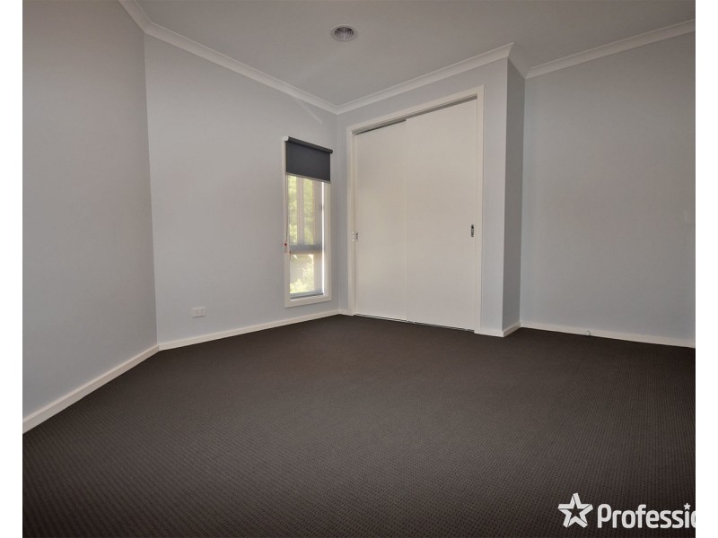 5 Reska Place, Mooroolbark VIC 3138