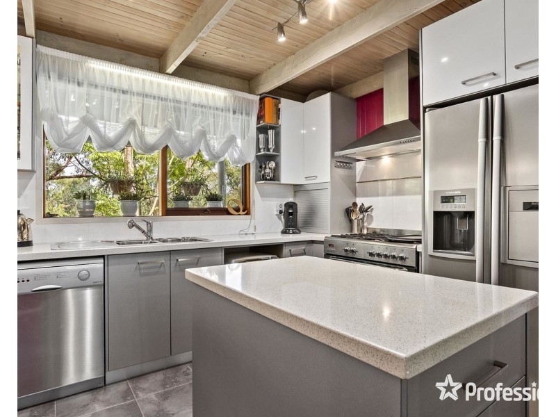 190 Quinn Crescent, Mount Evelyn VIC 3796