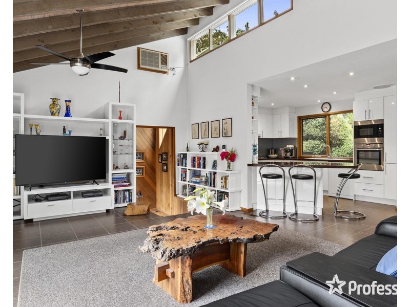 14 Sycamore Grove, Mount Evelyn VIC 3796