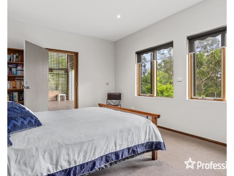 14 Sycamore Grove, Mount Evelyn VIC 3796