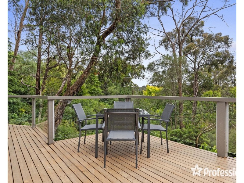14 Sycamore Grove, Mount Evelyn VIC 3796