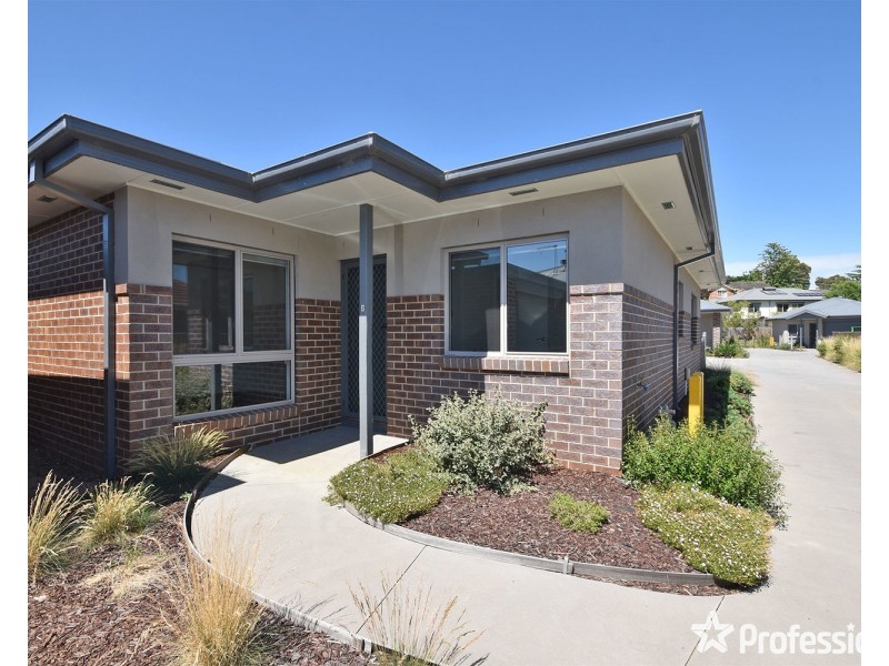 2 Reska Place, Mooroolbark VIC 3138