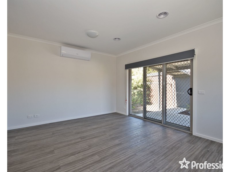 2 Reska Place, Mooroolbark VIC 3138