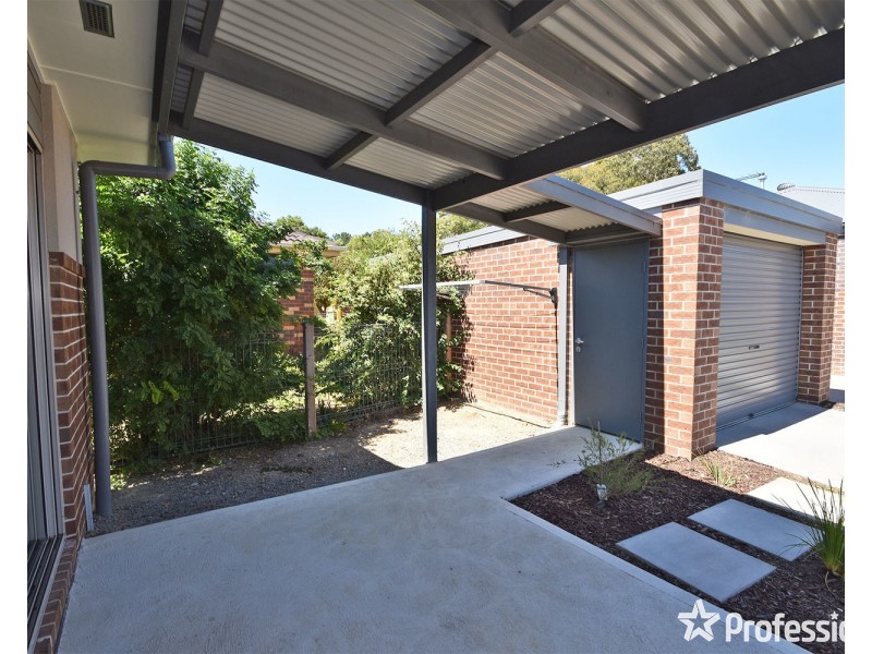 2 Reska Place, Mooroolbark VIC 3138
