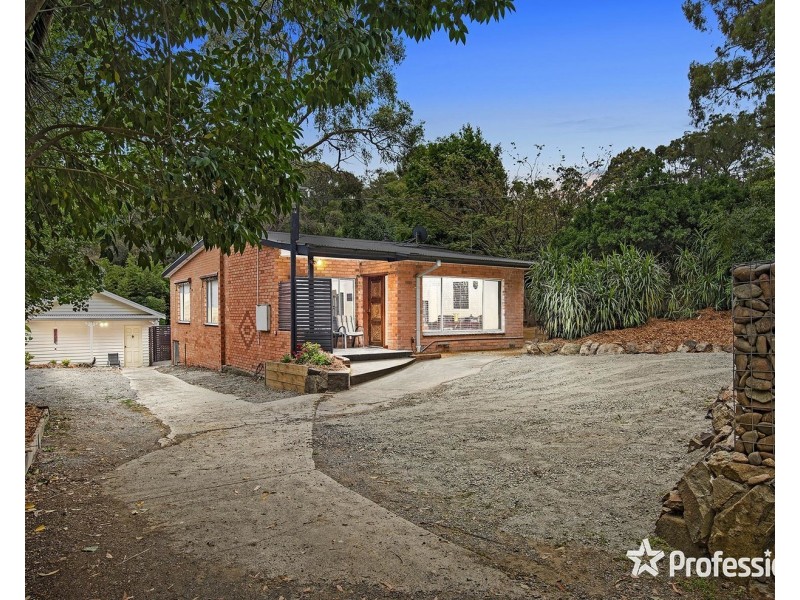 80 & 80a York Road, Mount Evelyn VIC 3796