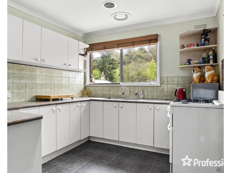 80 & 80a York Road, Mount Evelyn VIC 3796