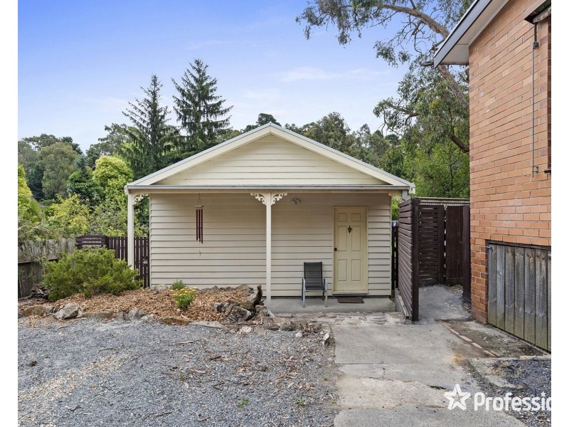 80 & 80a York Road, Mount Evelyn VIC 3796