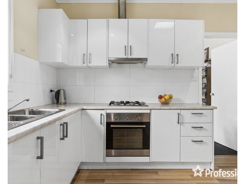 80 & 80a York Road, Mount Evelyn VIC 3796