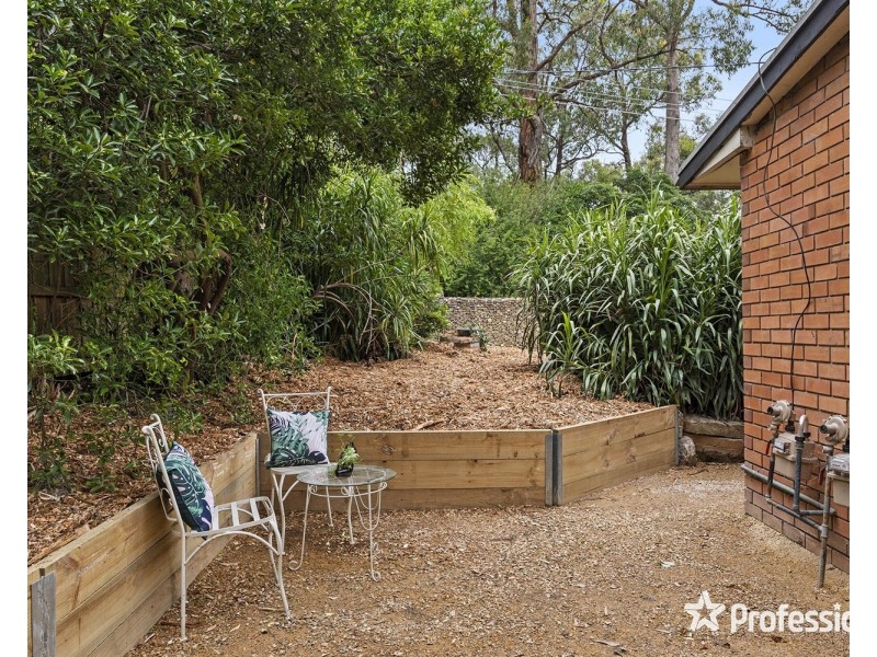 80 & 80a York Road, Mount Evelyn VIC 3796