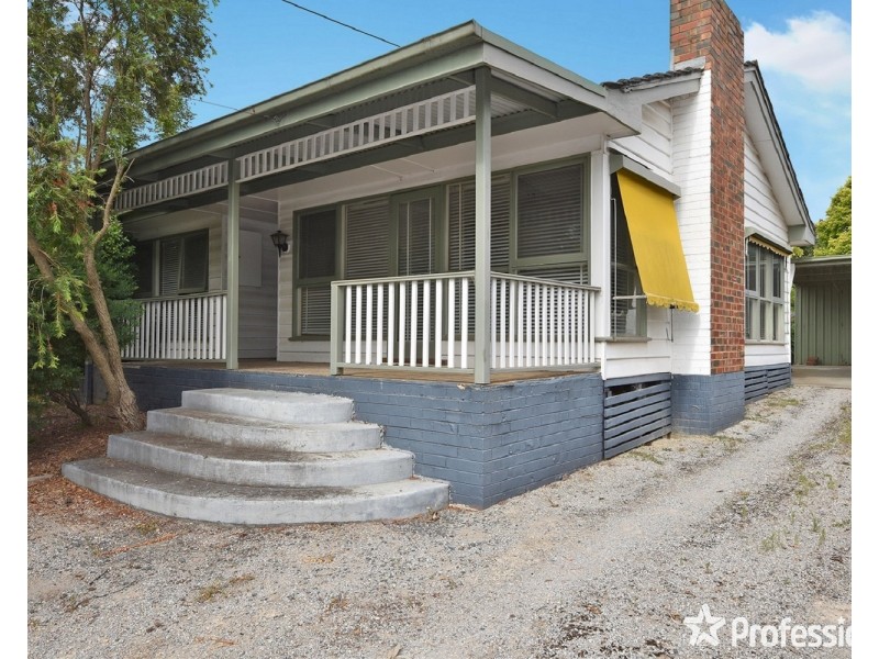 6 Summit Court, Mooroolbark VIC 3138