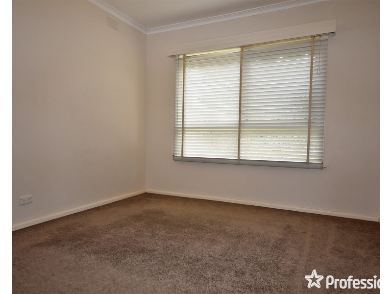 6 Summit Court, Mooroolbark VIC 3138