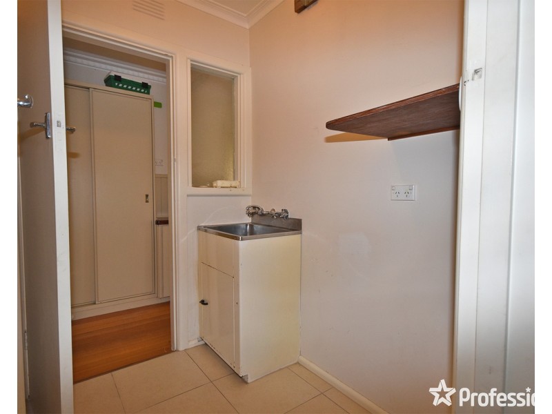 6 Summit Court, Mooroolbark VIC 3138