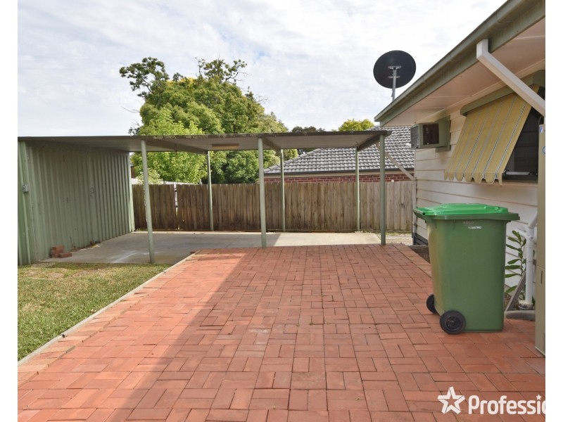 6 Summit Court, Mooroolbark VIC 3138
