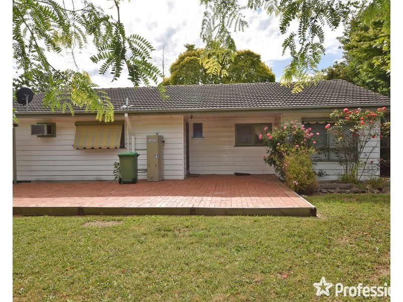 6 Summit Court, Mooroolbark VIC 3138