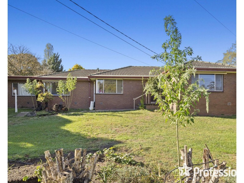 43 Croydondale Drive, Mooroolbark VIC 3138