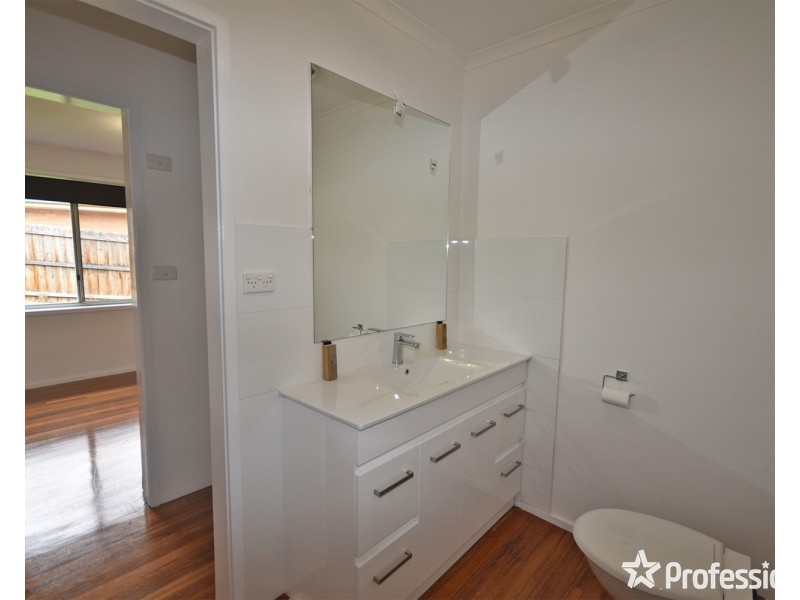 43 Croydondale Drive, Mooroolbark VIC 3138