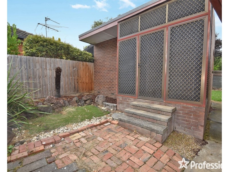 43 Croydondale Drive, Mooroolbark VIC 3138