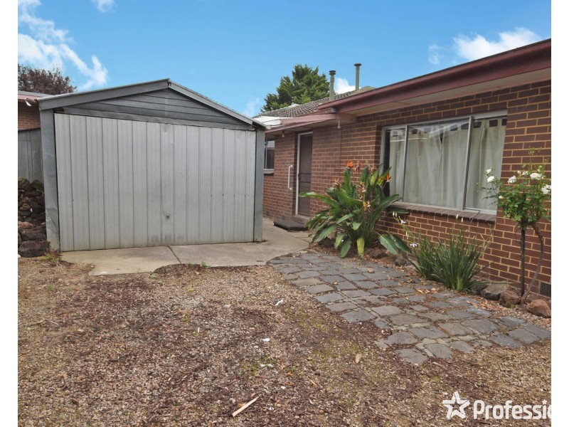 43 Croydondale Drive, Mooroolbark VIC 3138