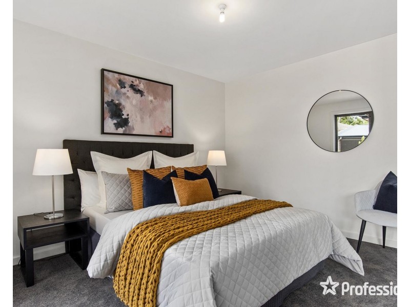 2/1 McIlraith Court, Croydon VIC 3136