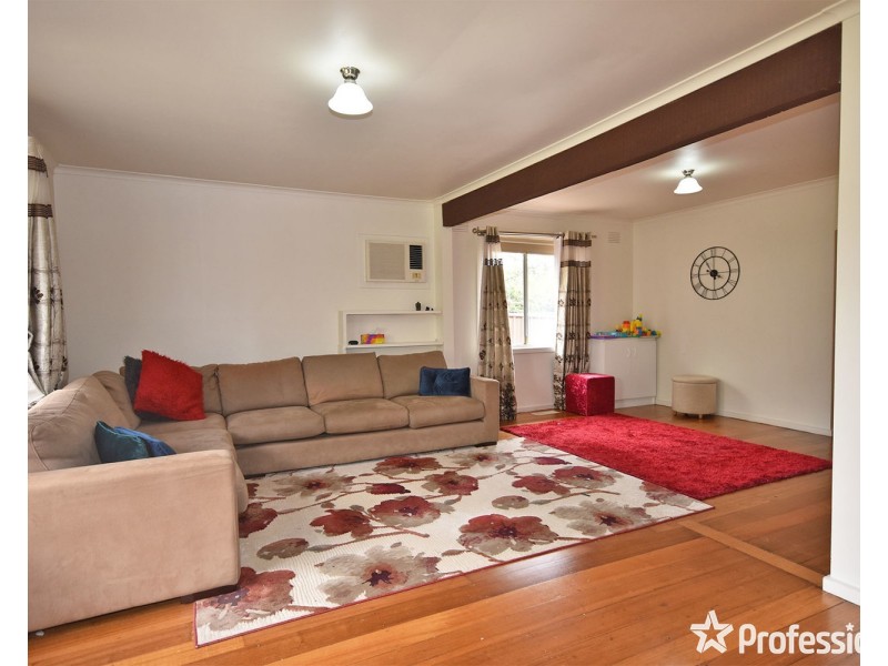 37 Blackburn Road, Mooroolbark VIC 3138