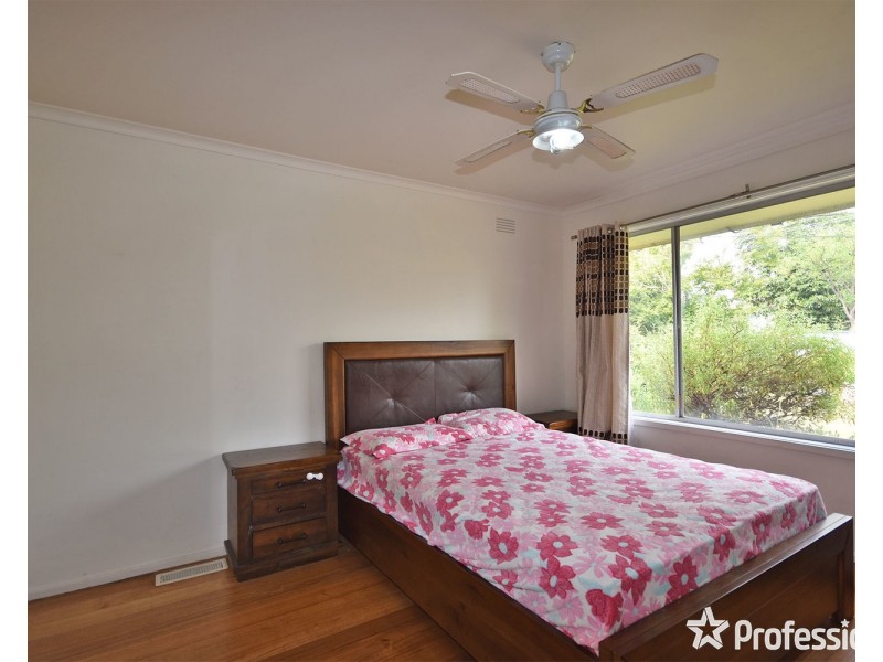 37 Blackburn Road, Mooroolbark VIC 3138