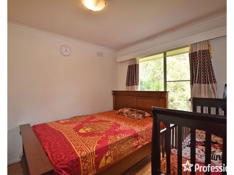 37 Blackburn Road, Mooroolbark VIC 3138