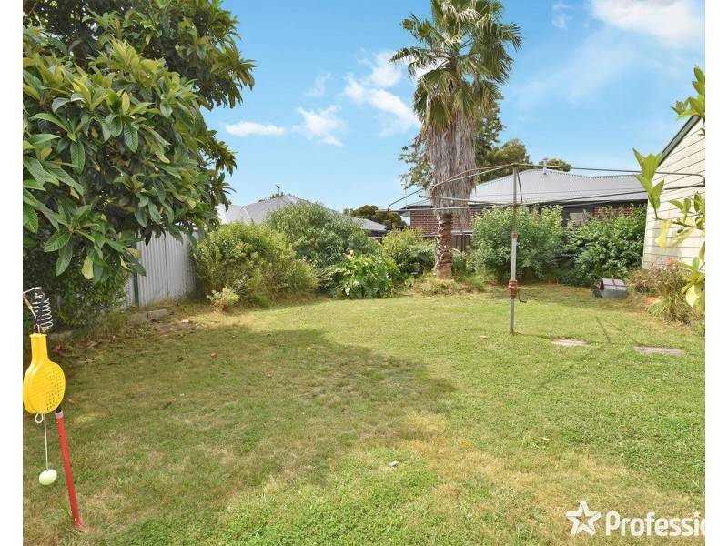 37 Blackburn Road, Mooroolbark VIC 3138