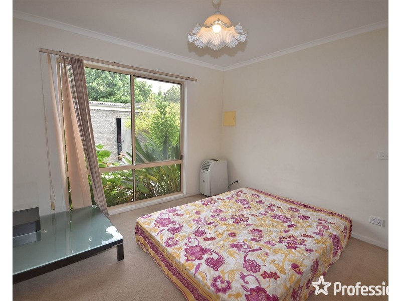 37 Blackburn Road, Mooroolbark VIC 3138