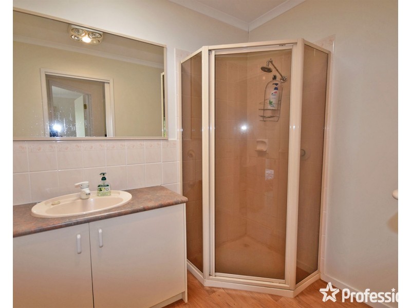 37 Blackburn Road, Mooroolbark VIC 3138