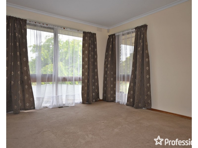 24 Lemongrove Crescent, Croydon Hills VIC 3136