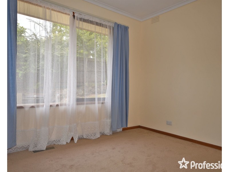 24 Lemongrove Crescent, Croydon Hills VIC 3136