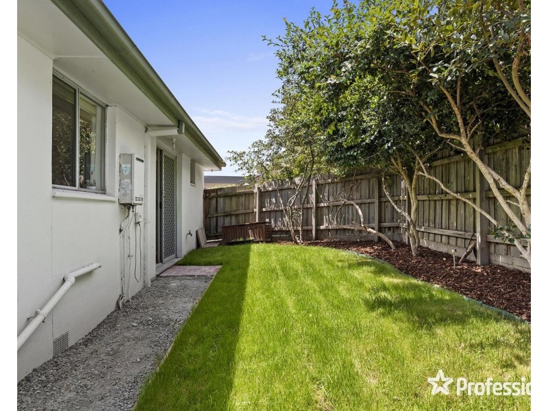 22a Greenslopes Drive, Mooroolbark VIC 3138