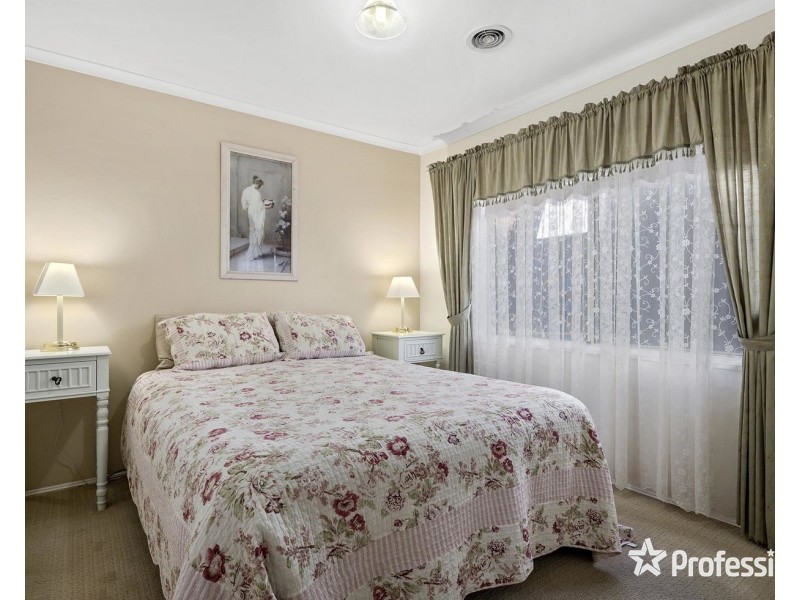 6 Chatswood Grove, Chirnside Park VIC 3116