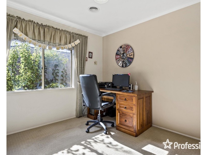 6 Chatswood Grove, Chirnside Park VIC 3116
