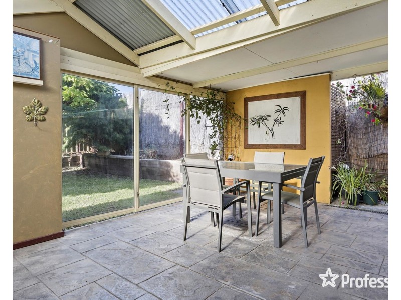 6 Chatswood Grove, Chirnside Park VIC 3116