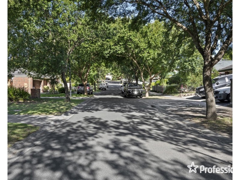 6 Chatswood Grove, Chirnside Park VIC 3116