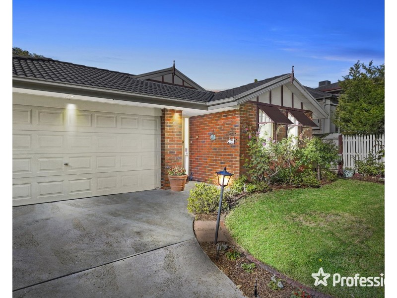 6 Chatswood Grove, Chirnside Park VIC 3116
