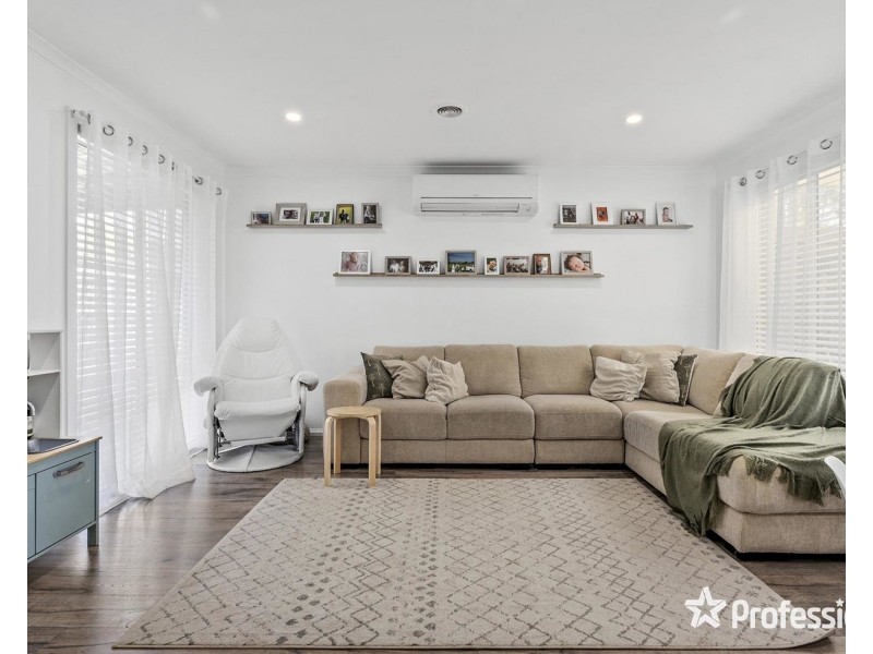 10 Charlwood Drive, Mooroolbark VIC 3138