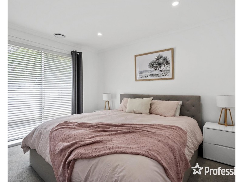 10 Charlwood Drive, Mooroolbark VIC 3138