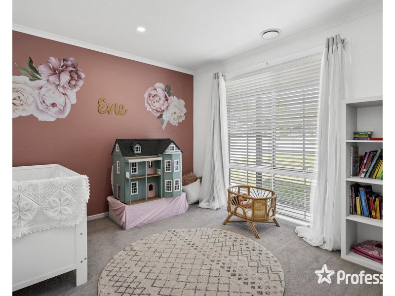 10 Charlwood Drive, Mooroolbark VIC 3138