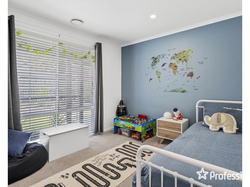 10 Charlwood Drive, Mooroolbark VIC 3138