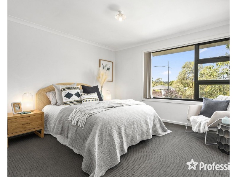 56 Evans Drive, Croydon VIC 3136