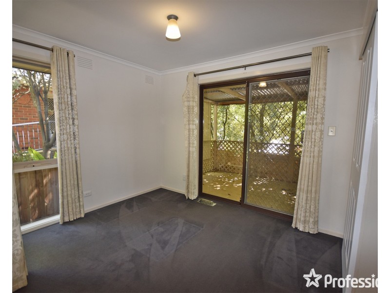 2 Highland Crescent, Mooroolbark VIC 3138